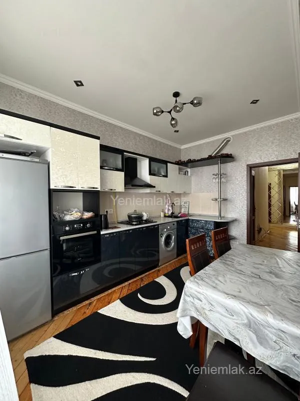 Satılır 3 otaqlı yeni tikili 105 m²