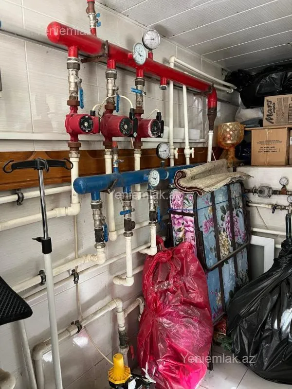 Satılır 4 otaqlı köhnə tikili 207 m²