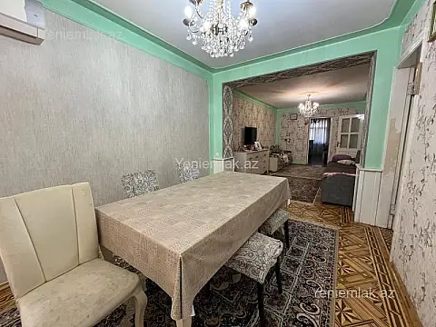 Satılır 4 otaqlı köhnə tikili 207 m²