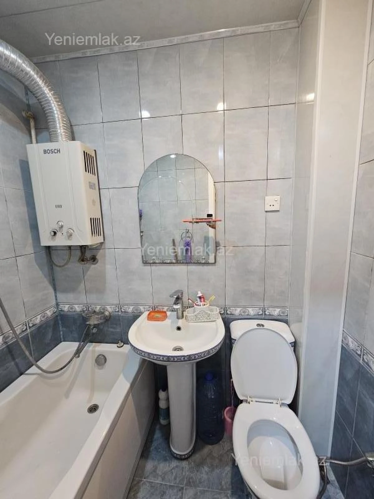 Satılır 1 otaqlı köhnə tikili 38 m²