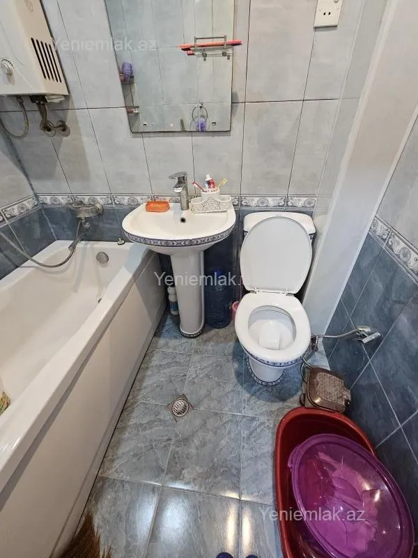 Satılır 1 otaqlı köhnə tikili 38 m²