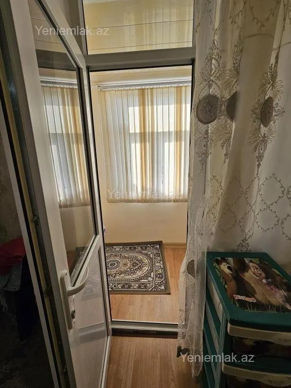 Satılır 1 otaqlı köhnə tikili 38 m²