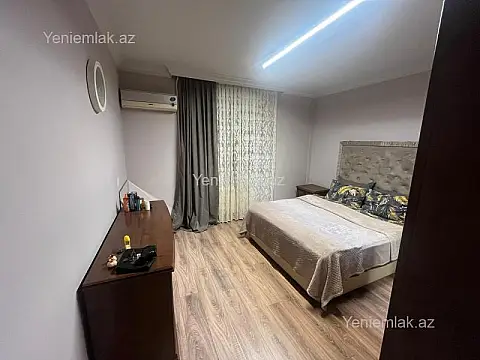 Satılır 4 otaqlı köhnə tikili 100 m²