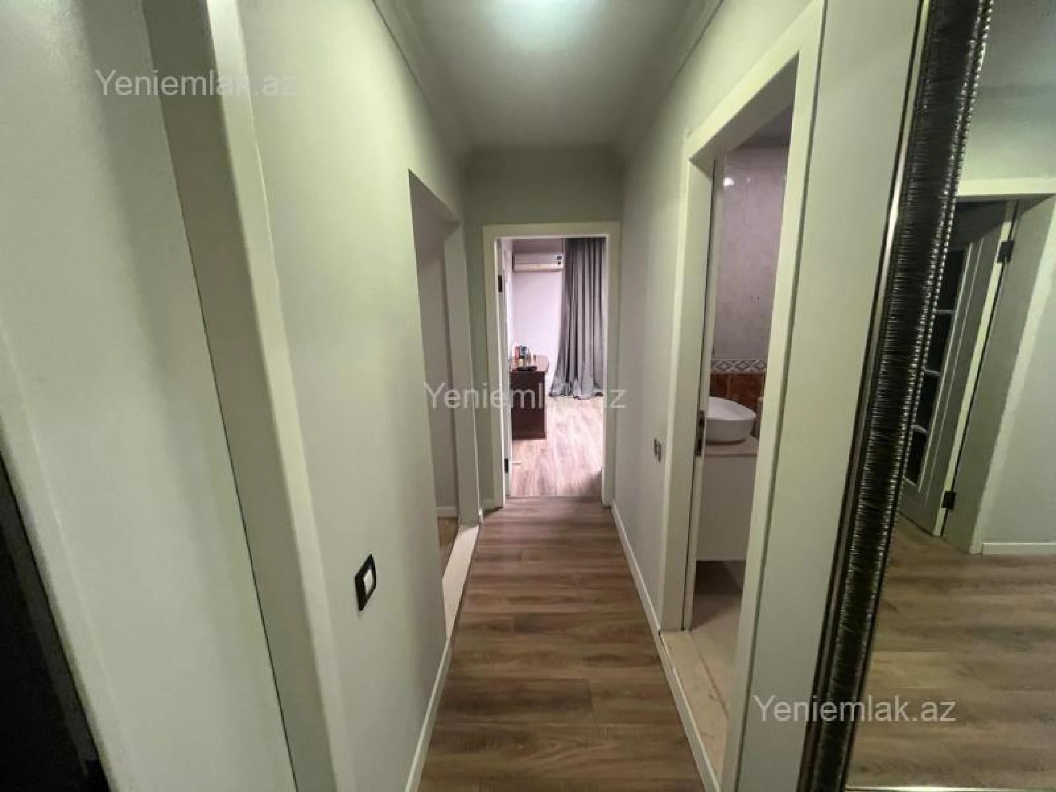 Satılır 4 otaqlı köhnə tikili 100 m²