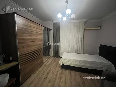 Satılır 4 otaqlı köhnə tikili 100 m²