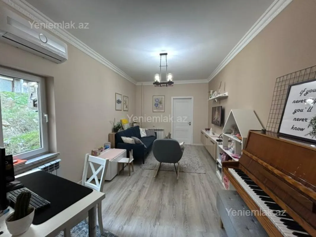 Satılır 2 otaqlı köhnə tikili 45 m²