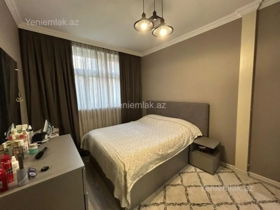 Satılır 2 otaqlı köhnə tikili 45 m²