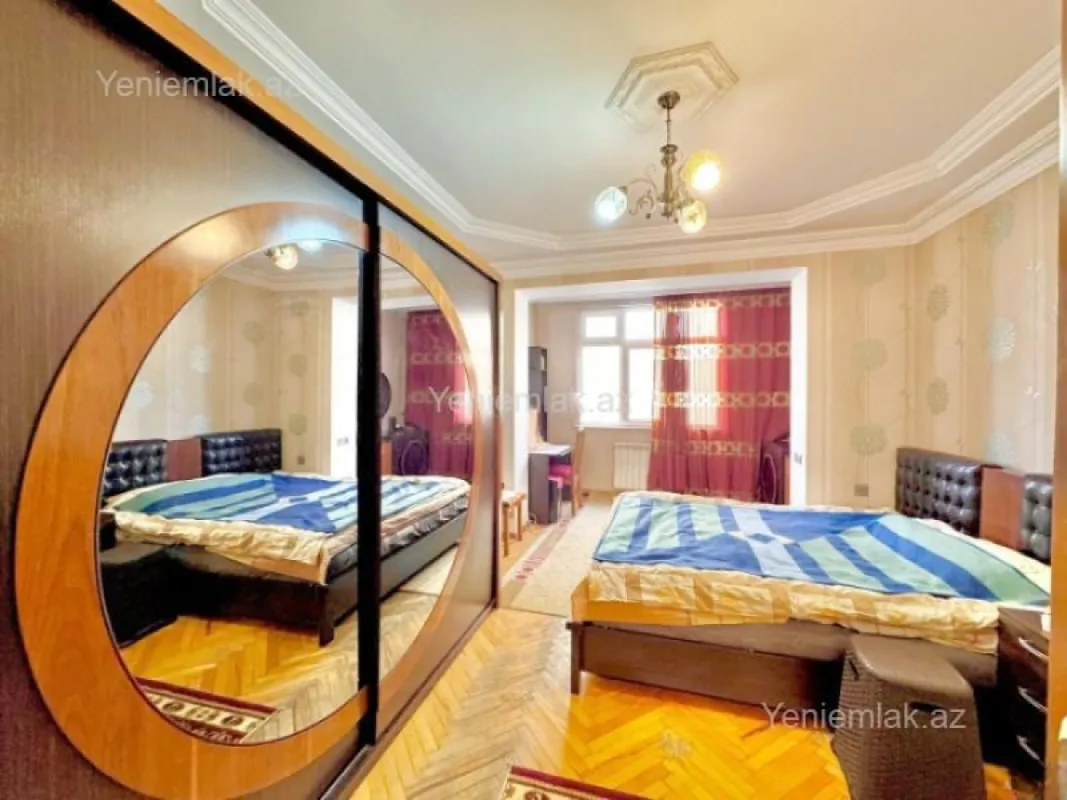 Satılır 3 otaqlı köhnə tikili 90 m²