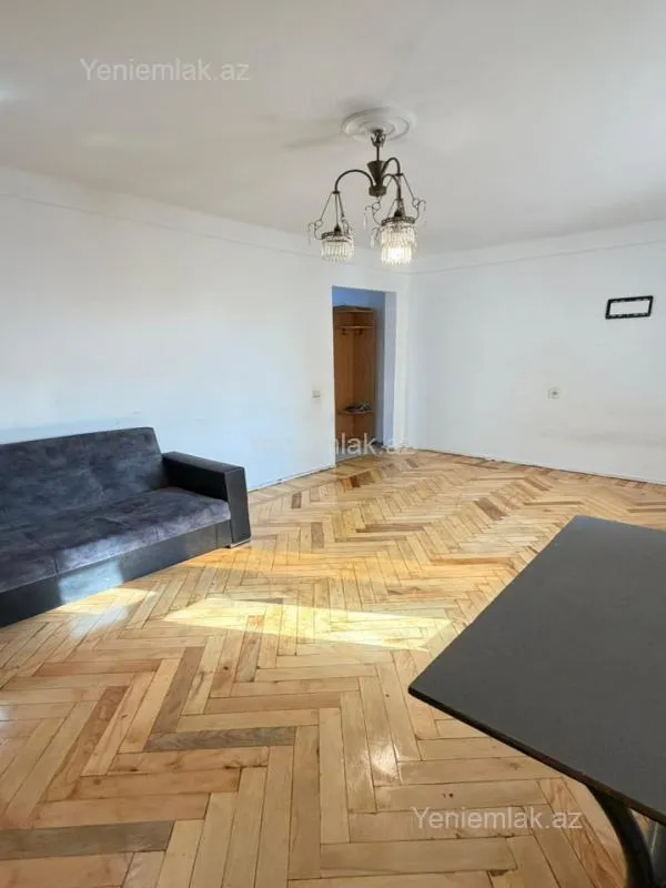 Satılır 1 otaqlı köhnə tikili 35 m²