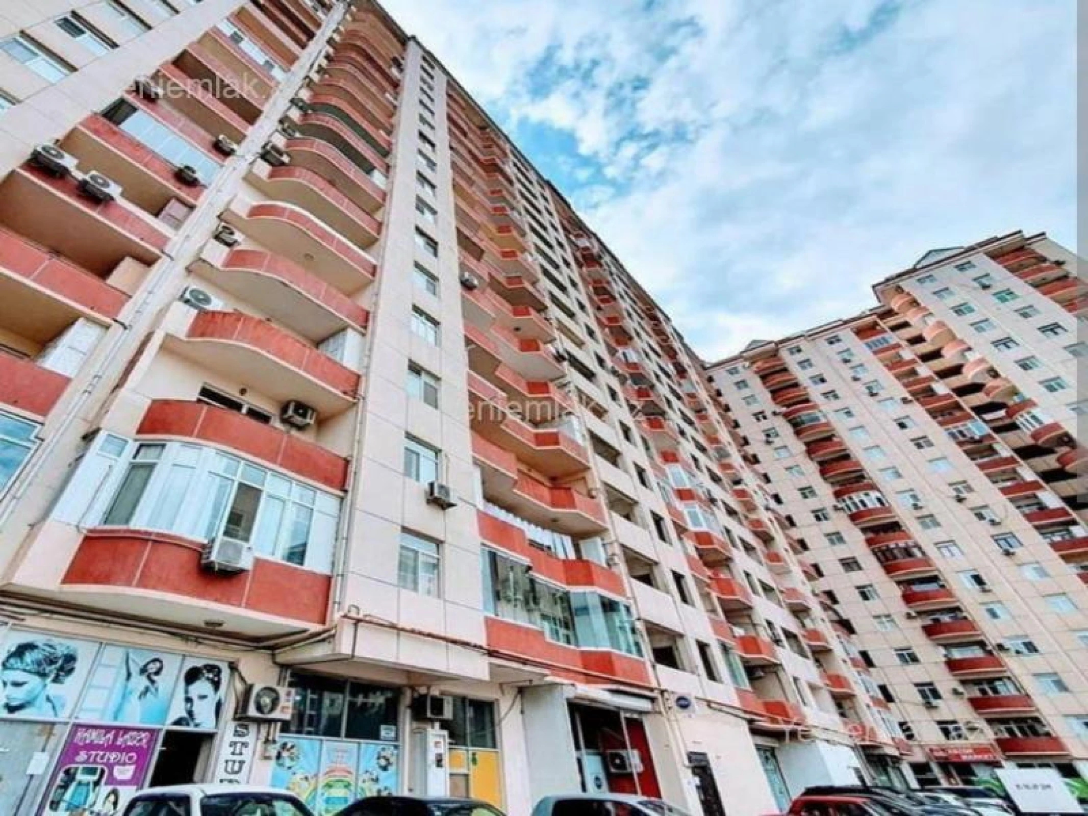 Satılır 4 otaqlı yeni tikili 155 m²