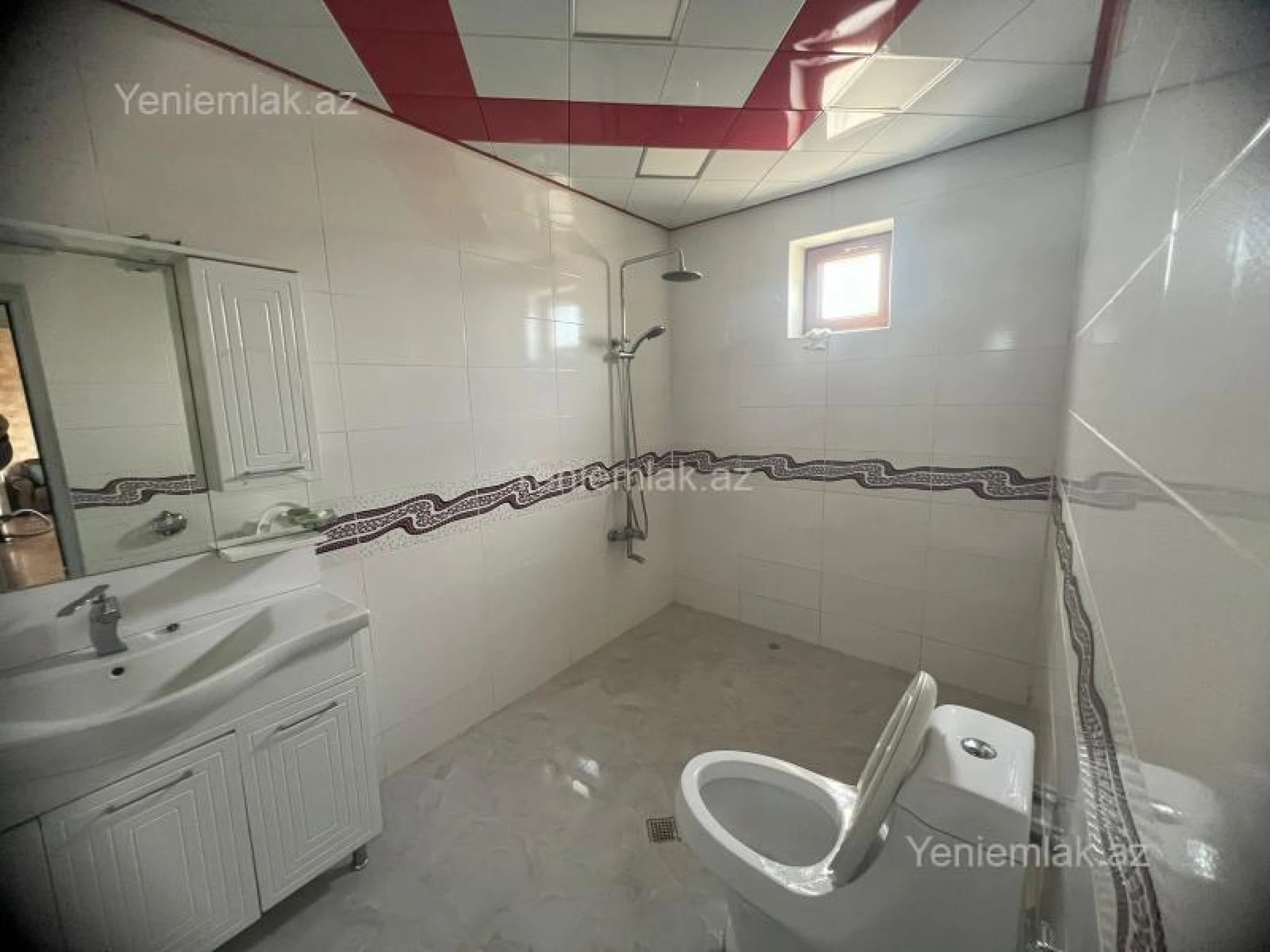 Satılır 5 otaqlı həyət evi 230 m²