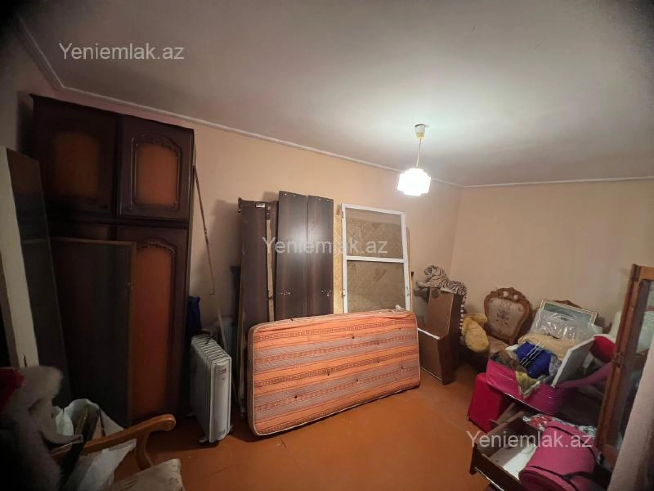 Satılır 5 otaqlı həyət evi 230 m²