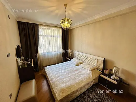 Satılır 5 otaqlı yeni tikili 180 m²