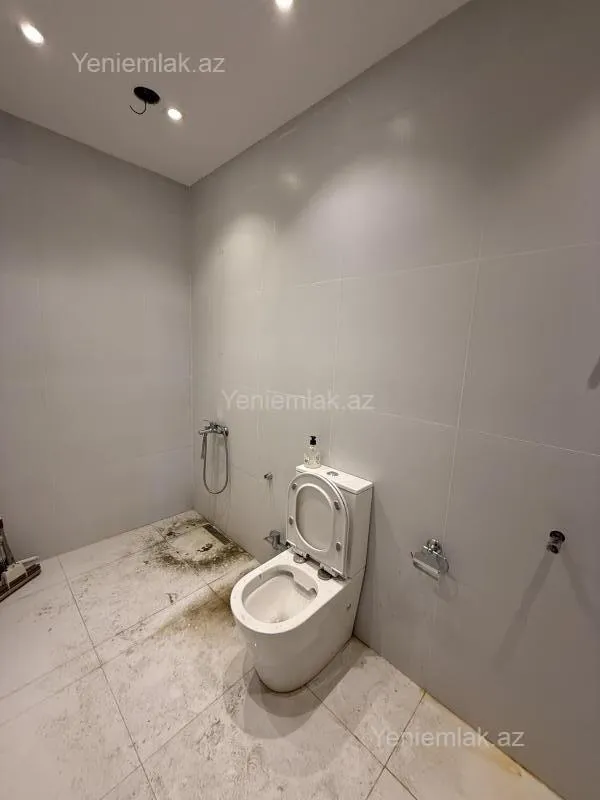 Satılır 2 otaqlı yeni tikili 89 m²