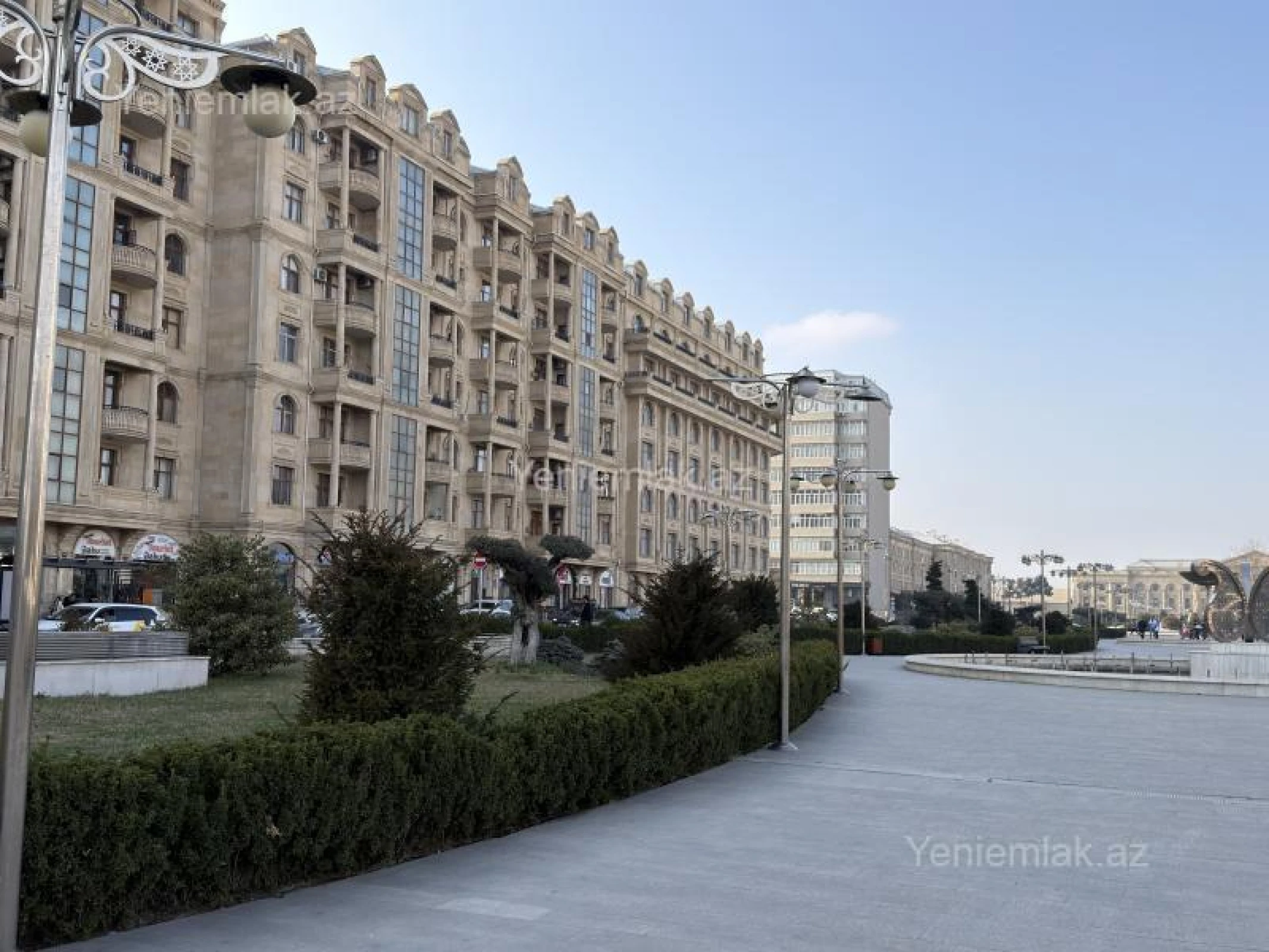 Satılır 4 otaqlı yeni tikili 180 m²