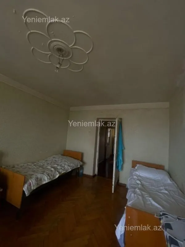 Satılır 3 otaqlı köhnə tikili 70 m²