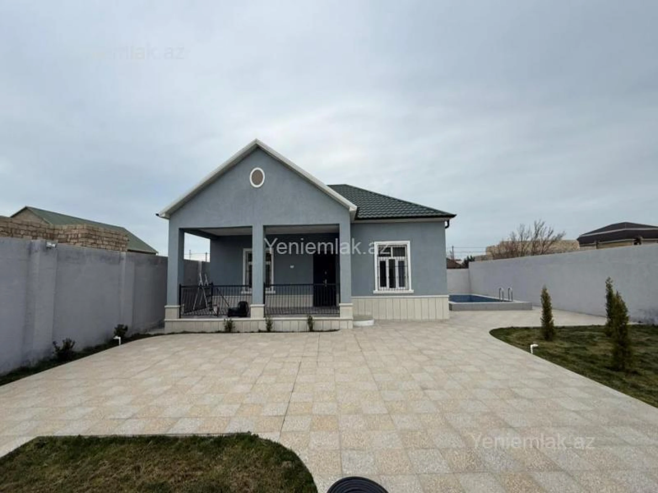 Satılır 3 otaqlı həyət evi 250 m²
