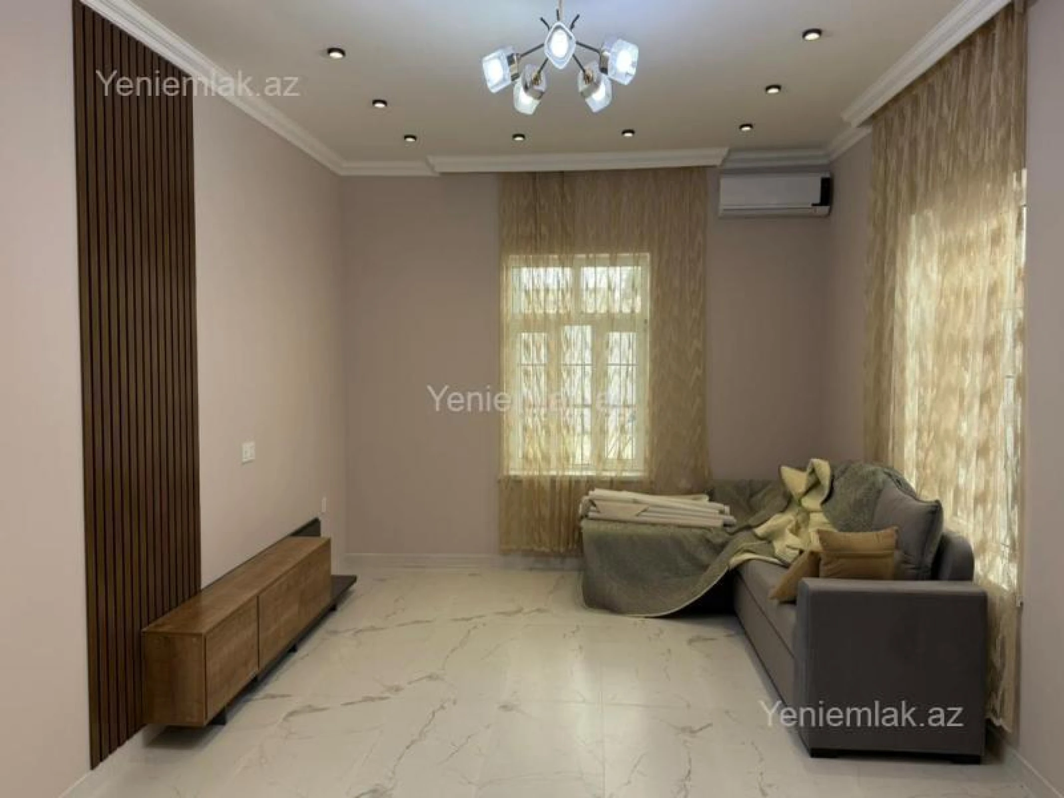 Satılır 3 otaqlı həyət evi 250 m²