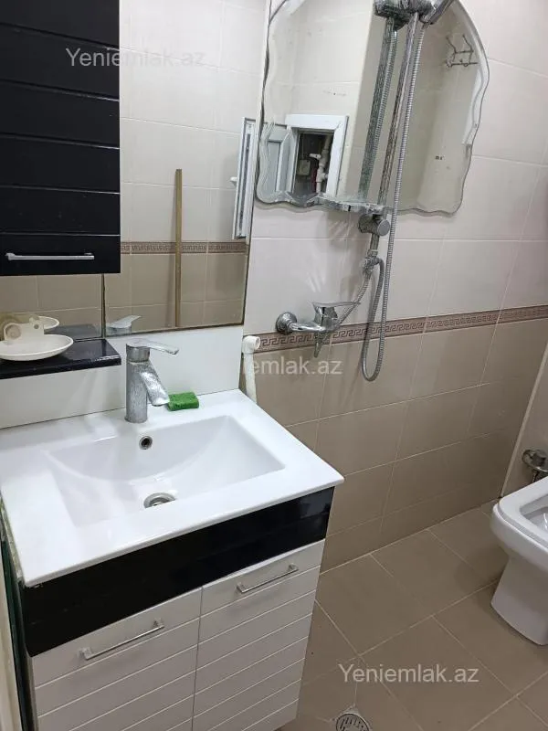 Satılır 2 otaqlı köhnə tikili 60 m²