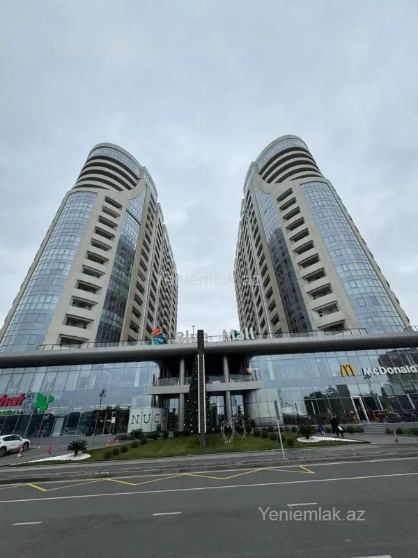 Satılır 3 otaqlı yeni tikili 85 m²