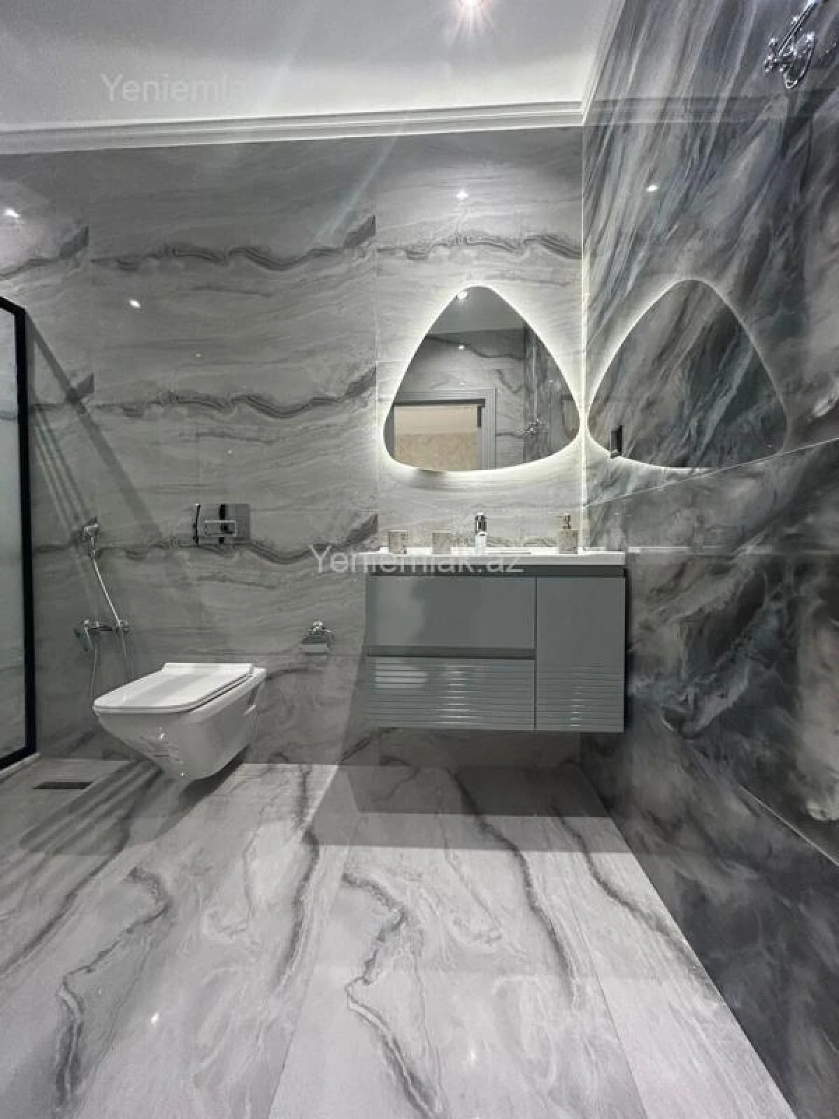 Satılır 2 otaqlı yeni tikili 81 m²