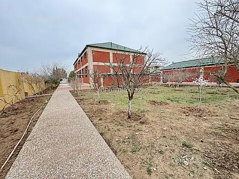 Satılır 4 otaqlı həyət evi 200 m²