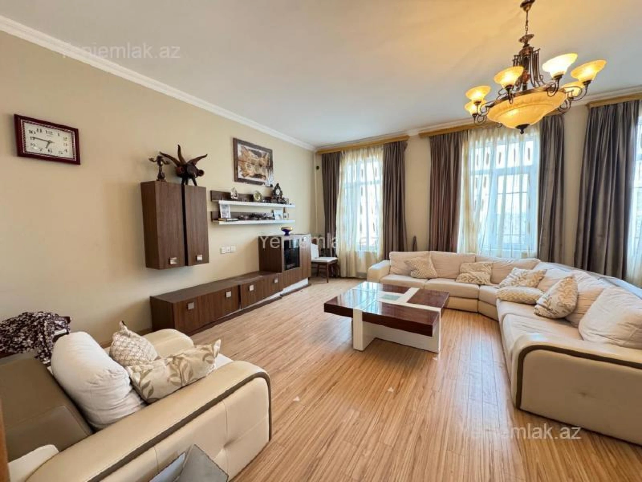 Satılır 4 otaqlı həyət evi 200 m²