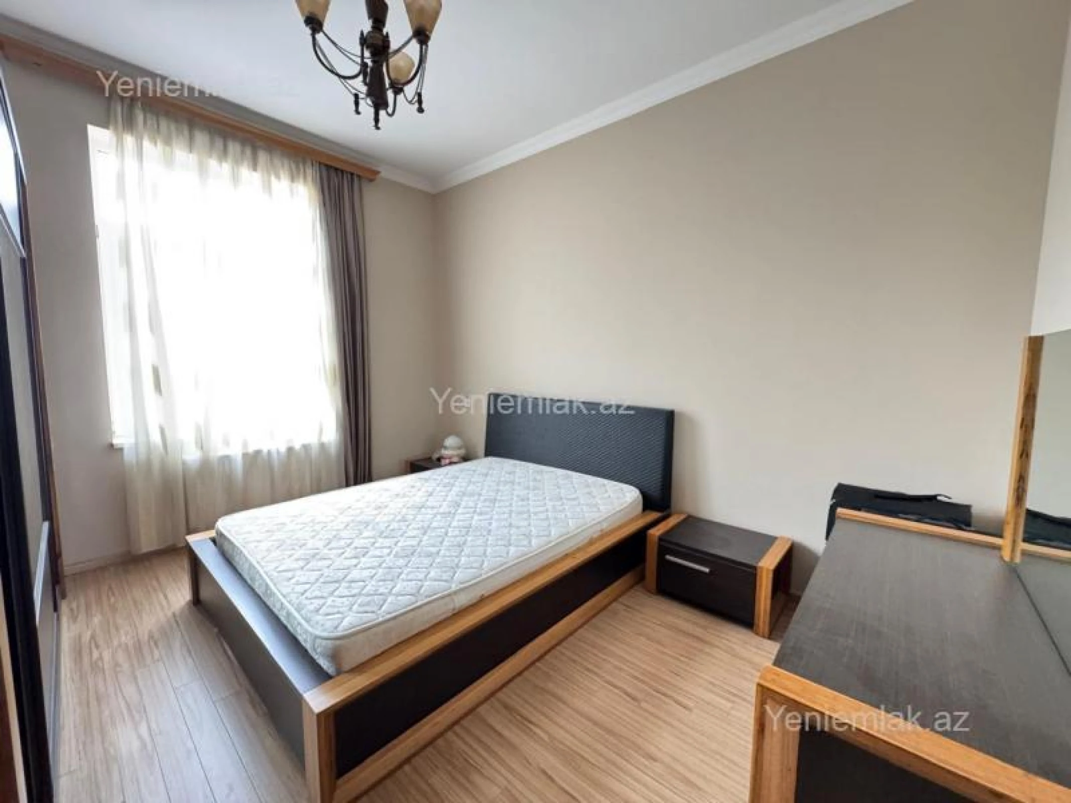 Satılır 4 otaqlı həyət evi 200 m²