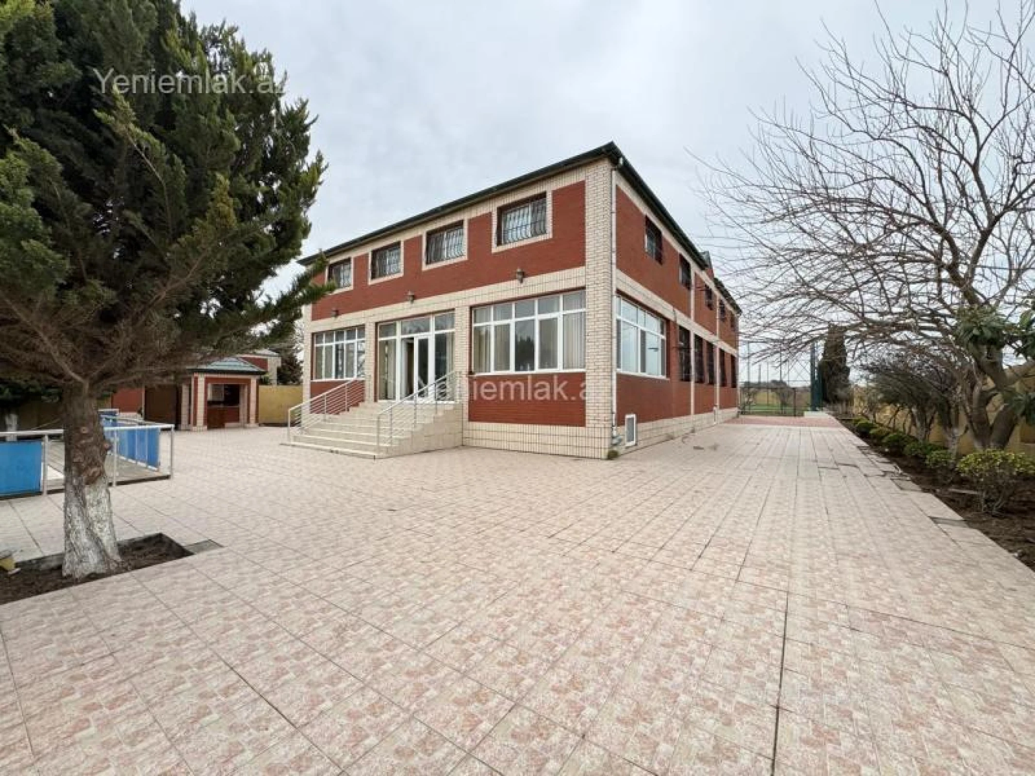 Satılır 4 otaqlı həyət evi 200 m²