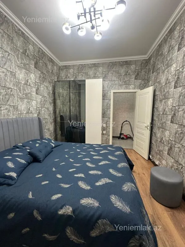 Satılır 3 otaqlı köhnə tikili 75 m²