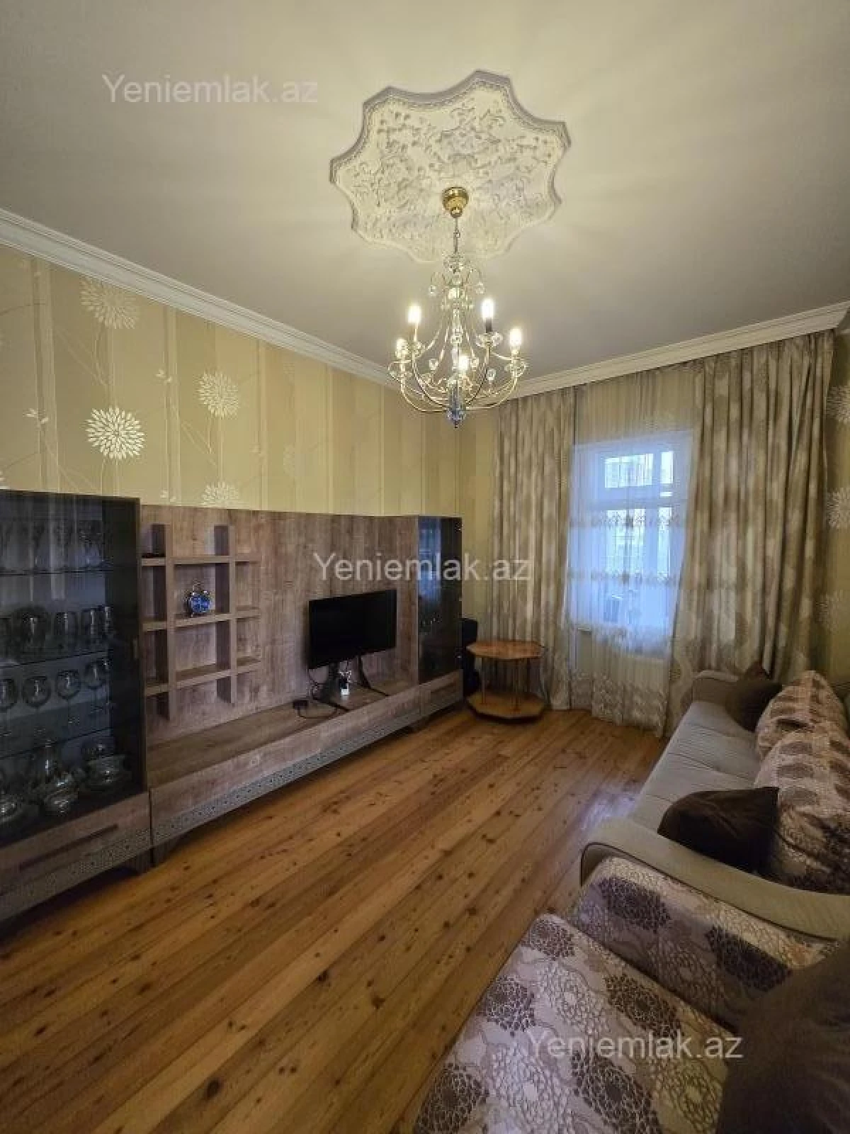 Satılır 4 otaqlı köhnə tikili 110 m²