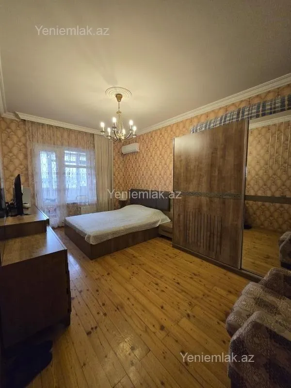 Satılır 4 otaqlı köhnə tikili 110 m²