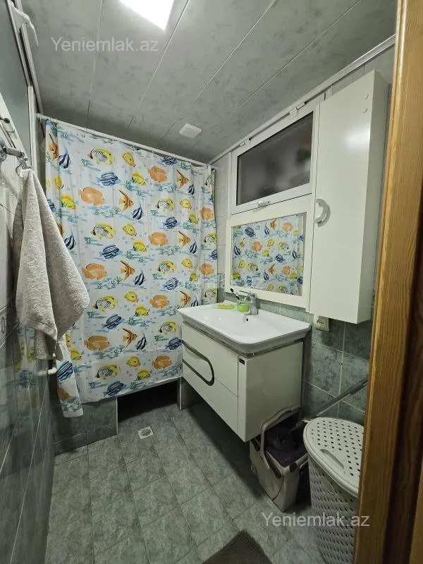 Satılır 4 otaqlı köhnə tikili 110 m²