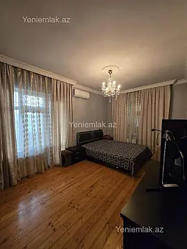 Satılır 4 otaqlı köhnə tikili 110 m²
