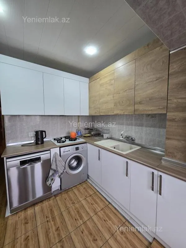 Satılır 4 otaqlı köhnə tikili 110 m²