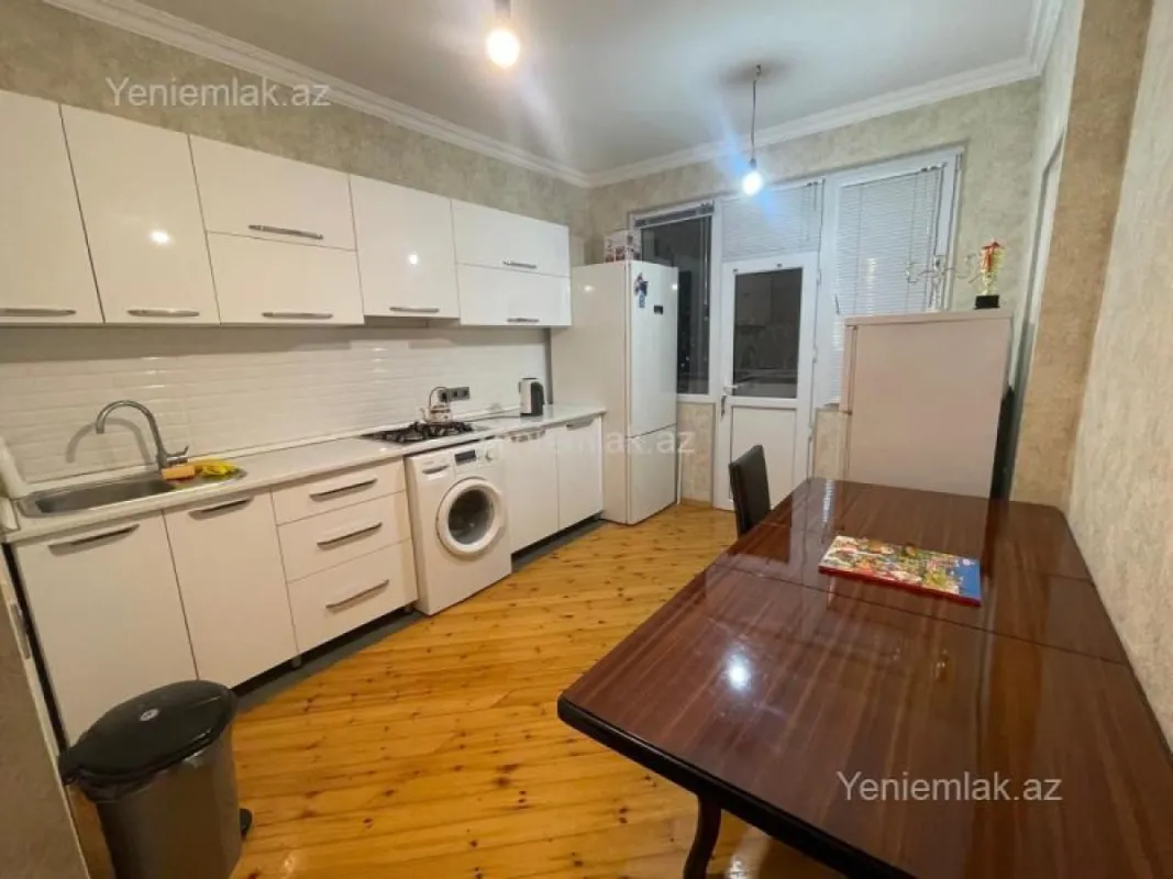 Satılır 2 otaqlı köhnə tikili 60 m²