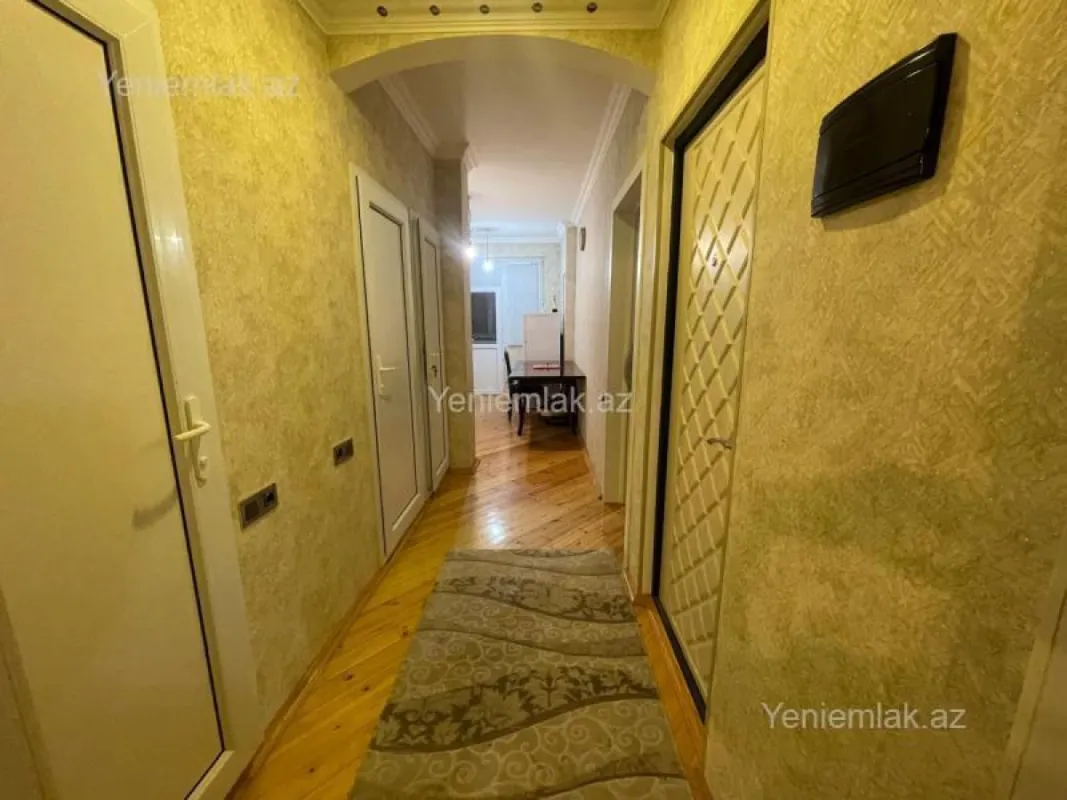 Satılır 2 otaqlı köhnə tikili 60 m²