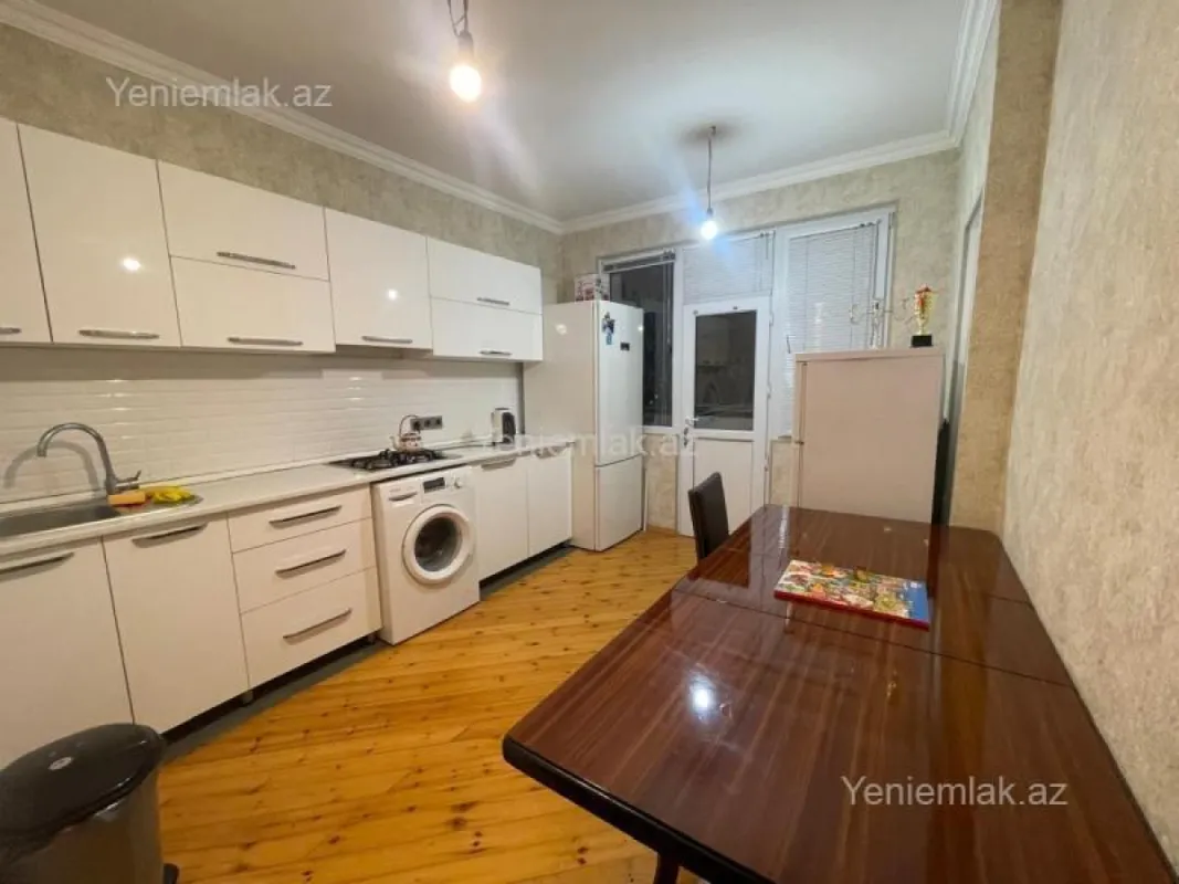 Satılır 2 otaqlı köhnə tikili 60 m²