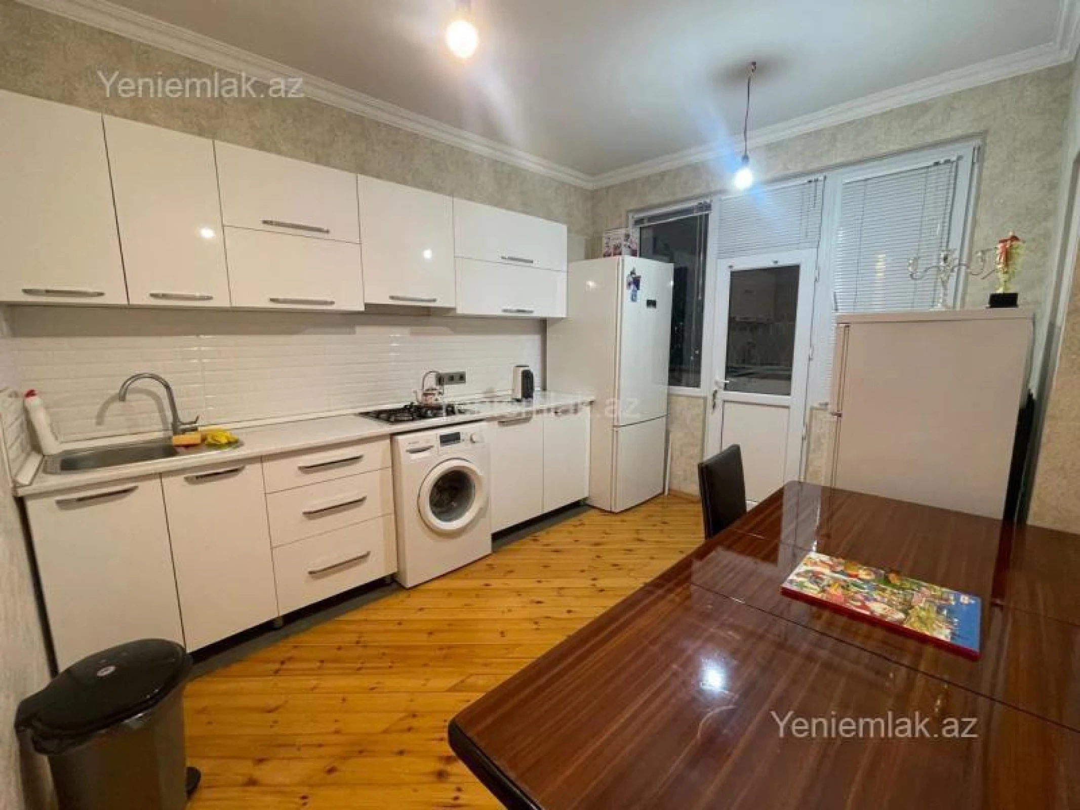 Satılır 2 otaqlı köhnə tikili 60 m²