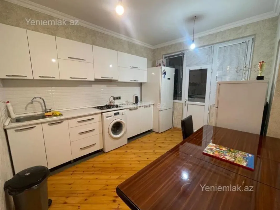 Satılır 2 otaqlı köhnə tikili 60 m²