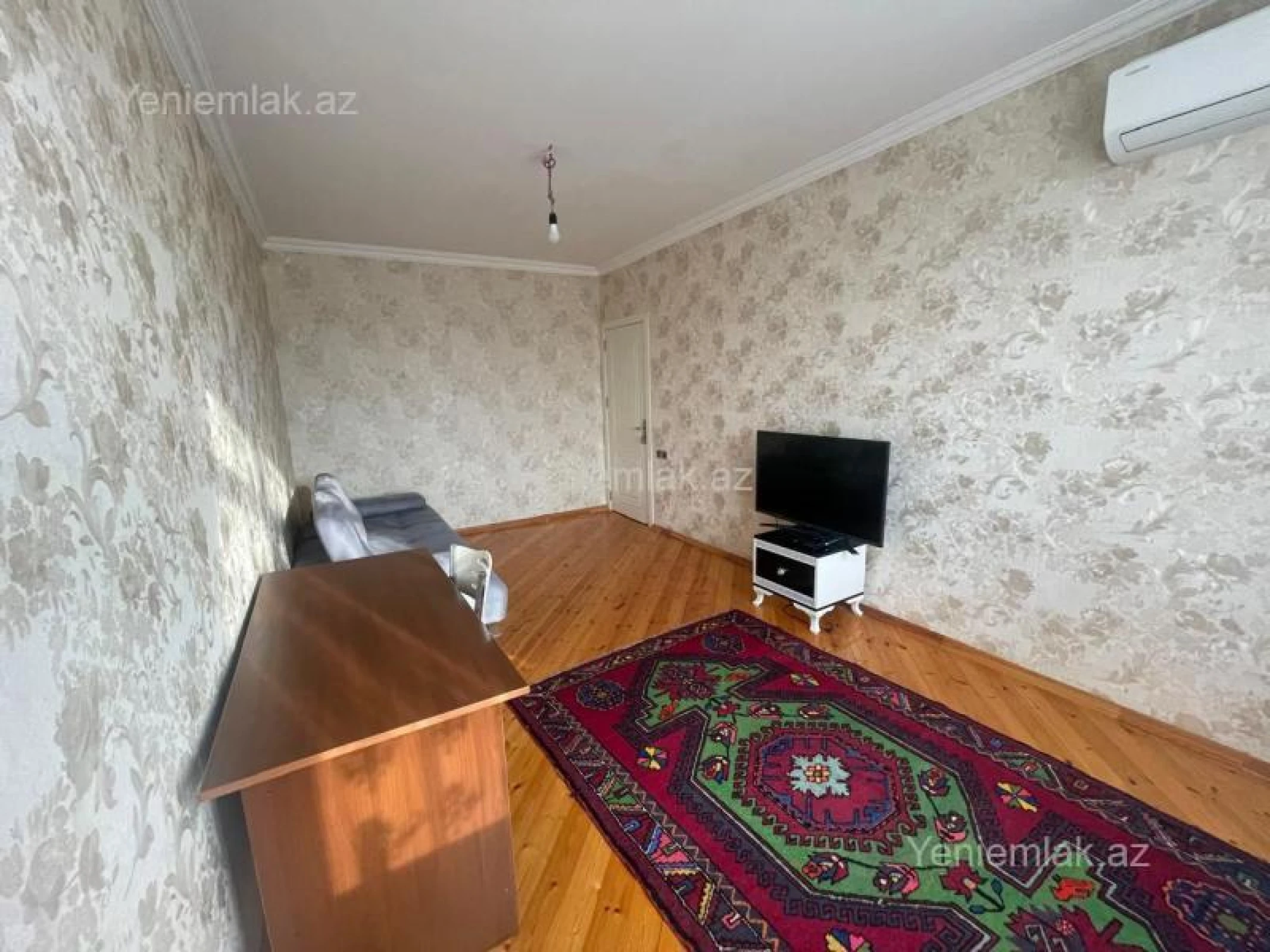 Satılır 2 otaqlı köhnə tikili 60 m²