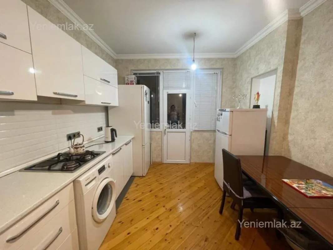 Satılır 2 otaqlı köhnə tikili 60 m²