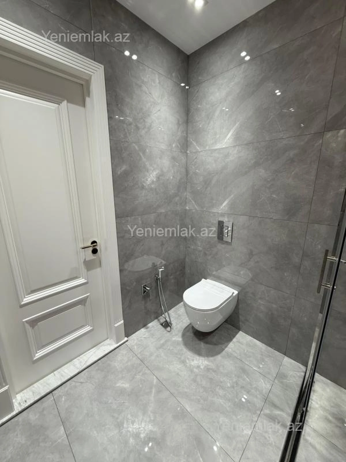 Satılır 3 otaqlı yeni tikili 85 m²