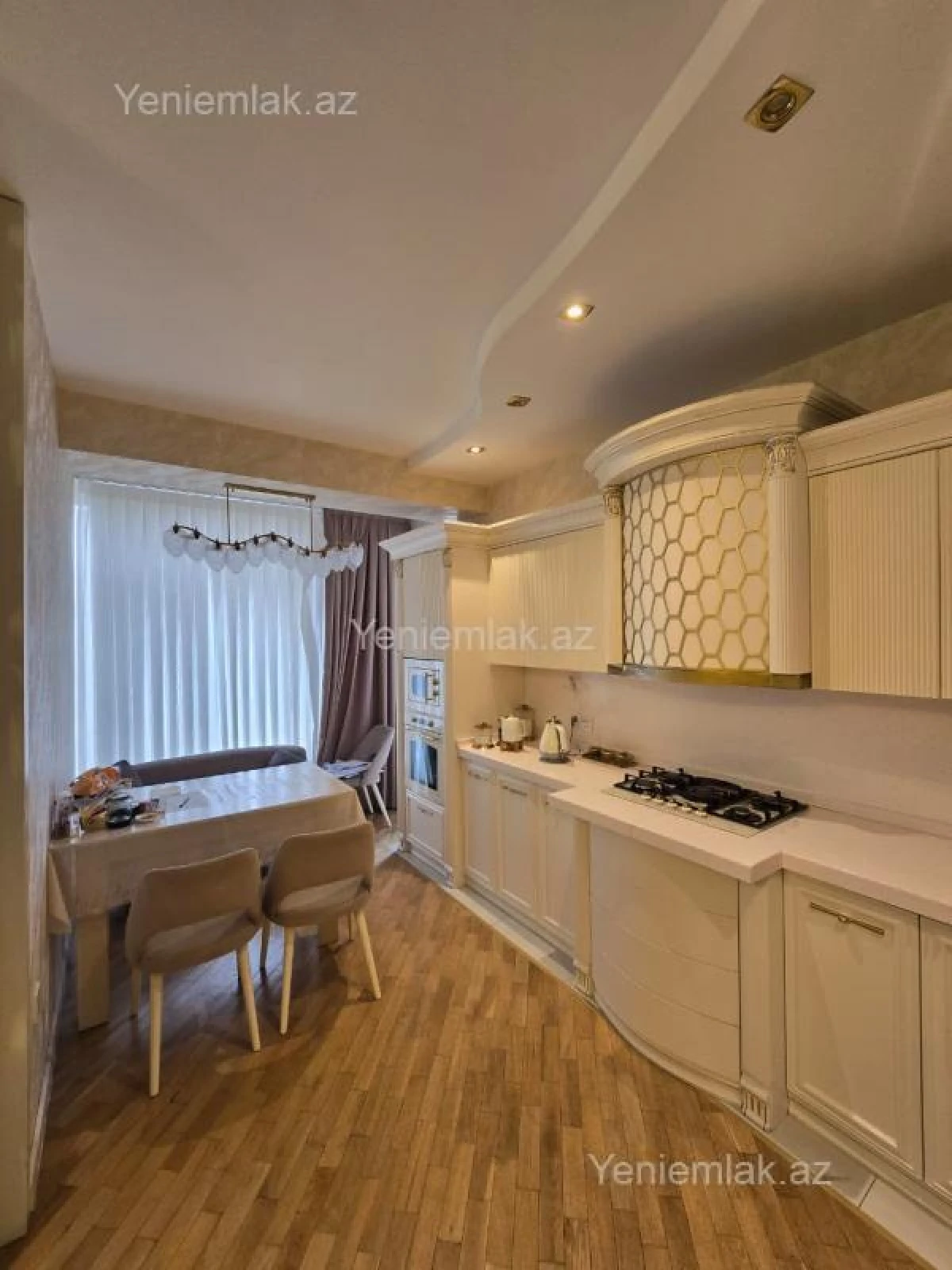 Satılır 3 otaqlı yeni tikili 115 m²