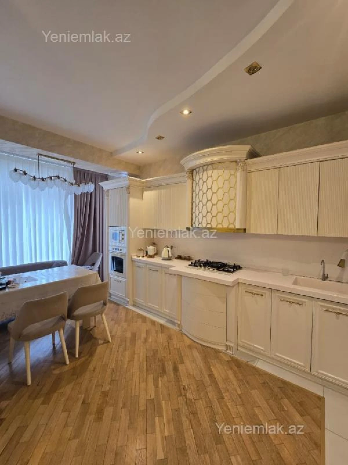 Satılır 3 otaqlı yeni tikili 115 m²
