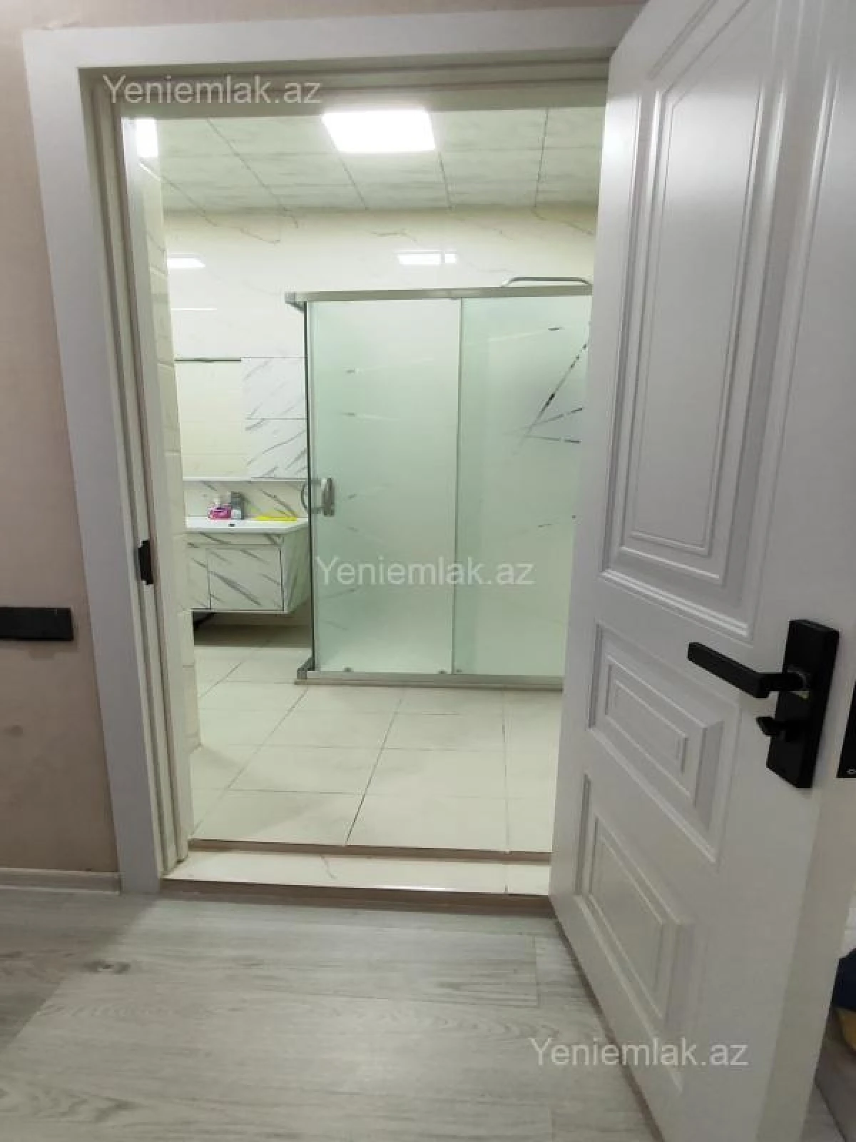 Satılır 2 otaqlı yeni tikili 75 m²