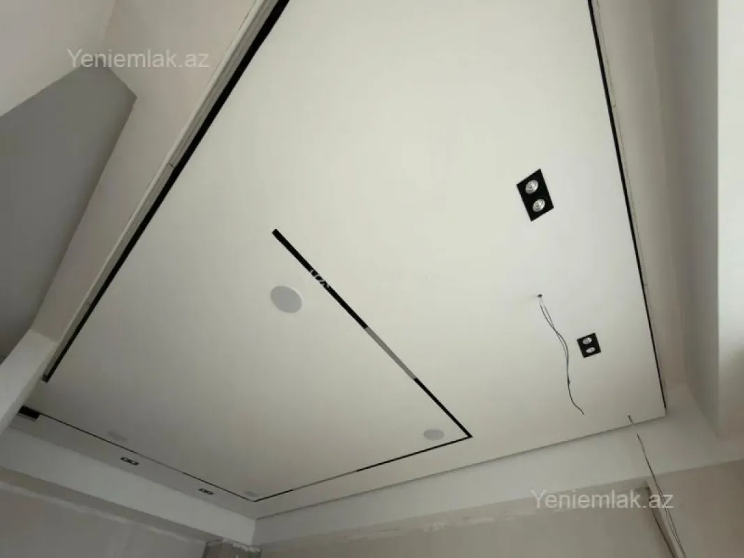 Satılır 2 otaqlı yeni tikili 60 m²