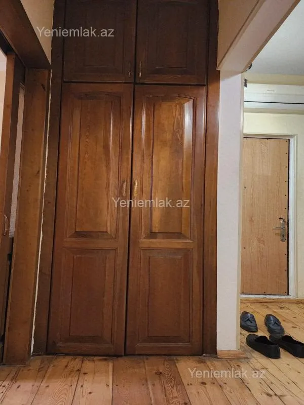 Satılır 3 otaqlı köhnə tikili 80 m²