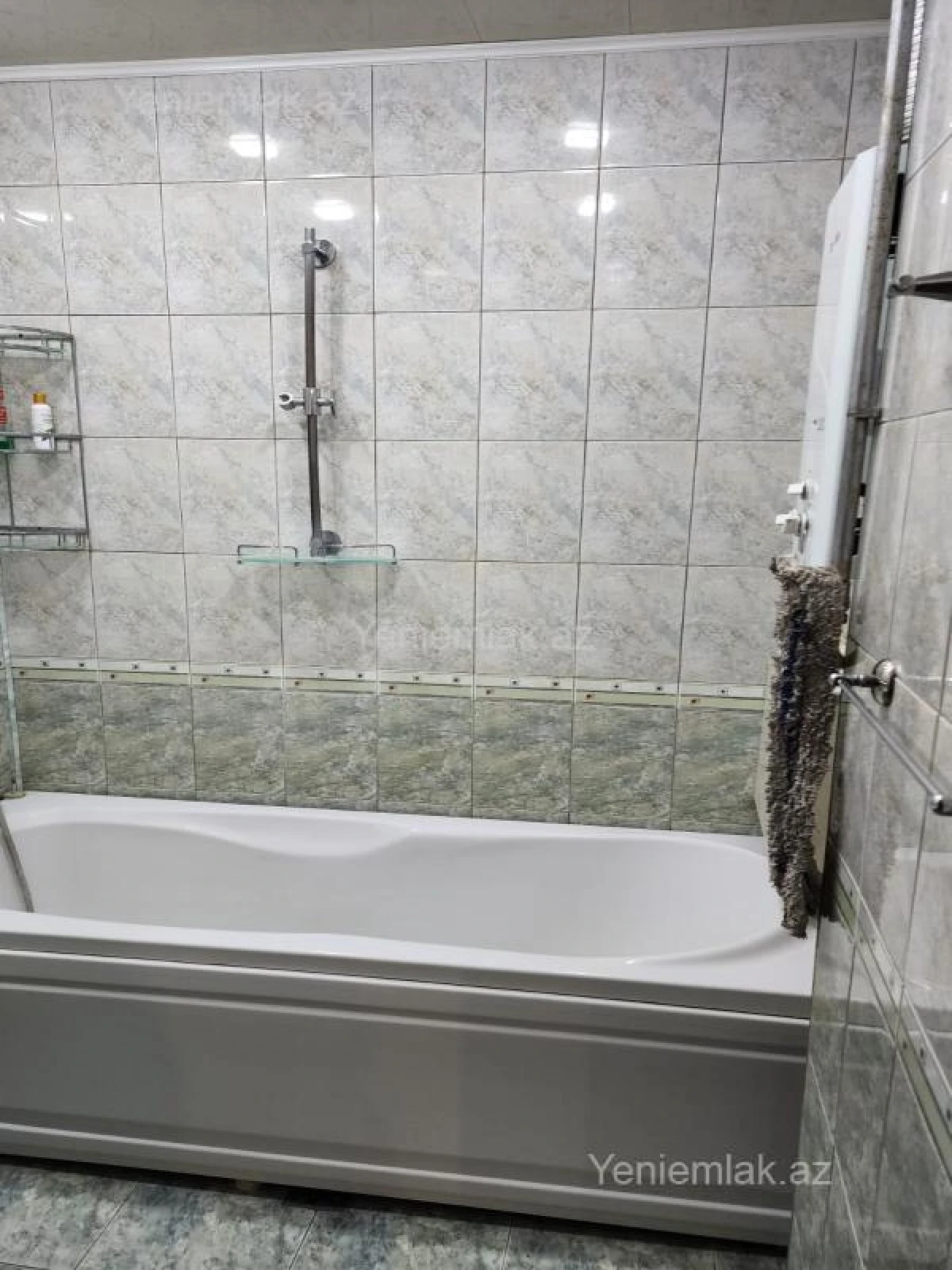Satılır 3 otaqlı köhnə tikili 80 m²