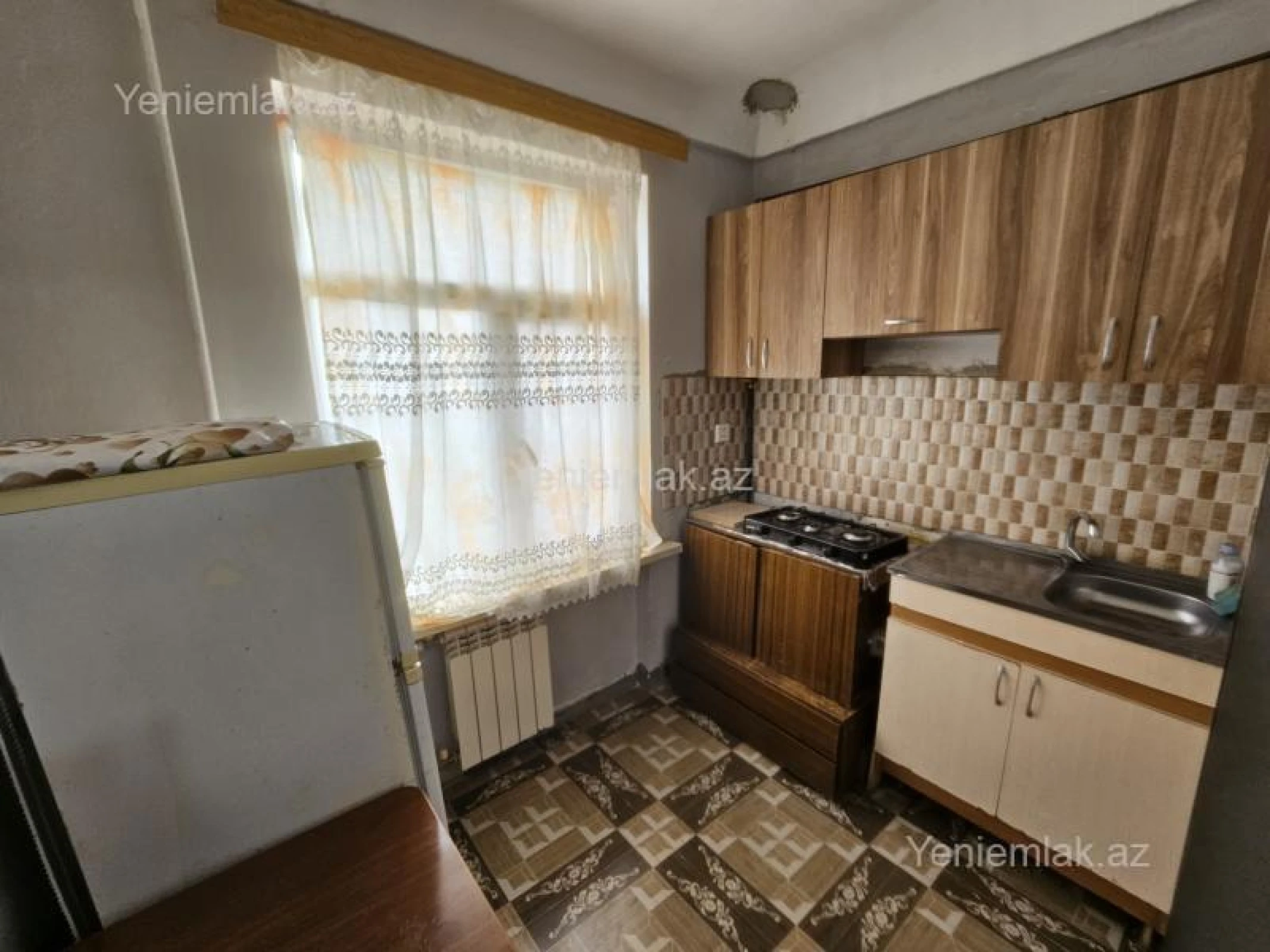 Satılır 1 otaqlı köhnə tikili 37 m²